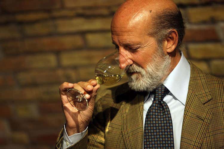 Il vino italiano secondo Luca Maroni «Se ne consumi di più a casa»